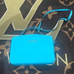 Michael kors crossbody purse